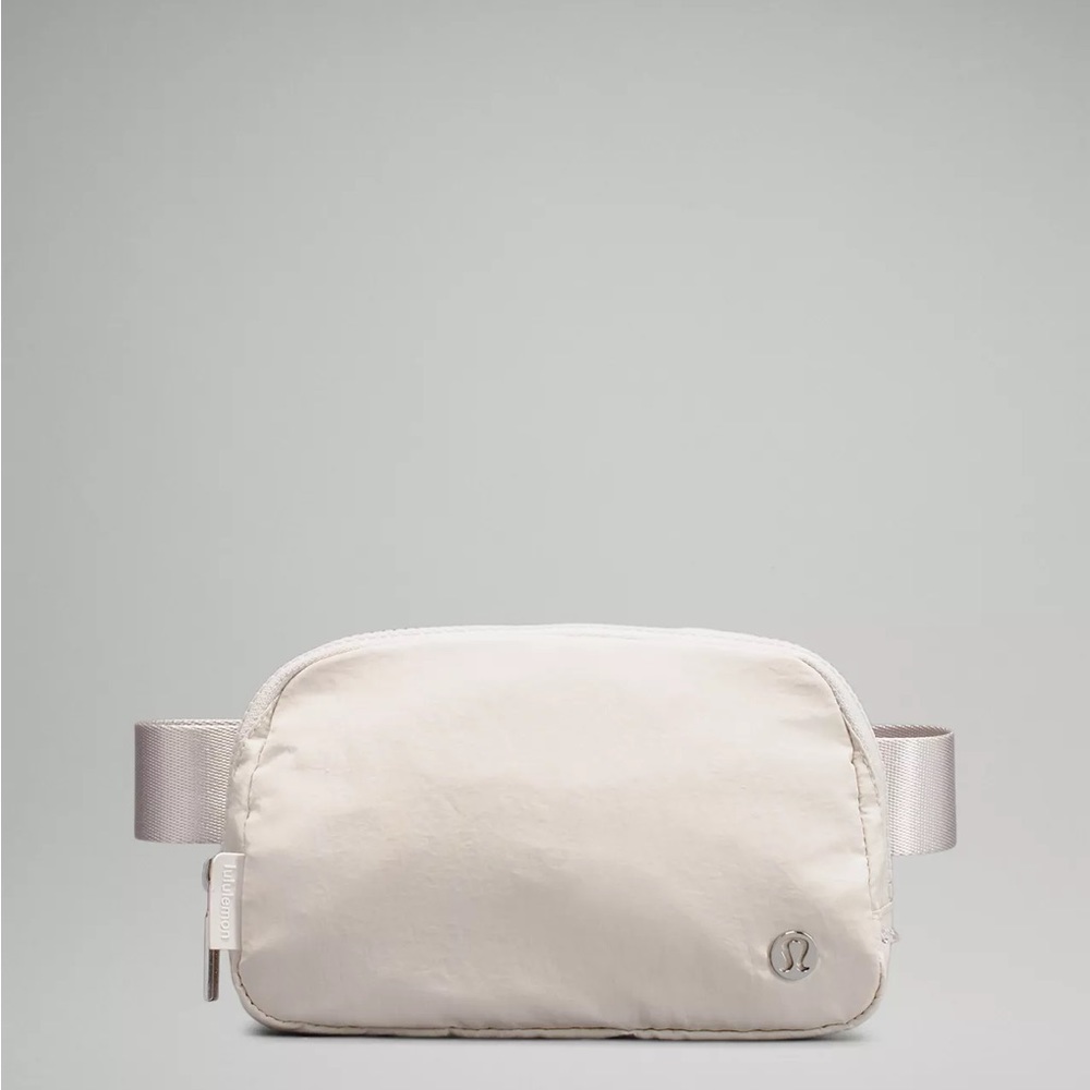COPY - Lululemon white opal Everywhere Belt Bag NEW